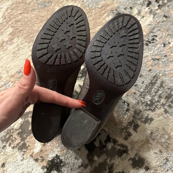 Suede booties - Picture 4 of 5